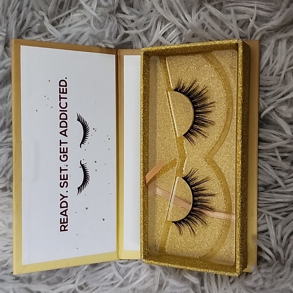 💜3/$30🆕️IN BOX 💅Lashaholic Luxury Lashes